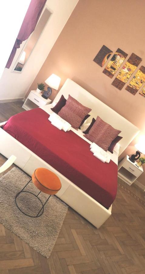 Domus Luigi Leone II Bed & Breakfast Napoli Eksteriør bilde