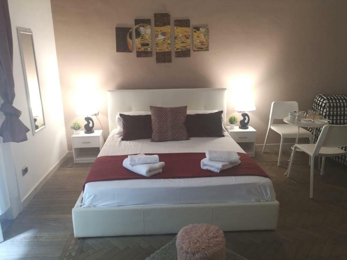 Domus Luigi Leone II Bed & Breakfast Napoli Eksteriør bilde