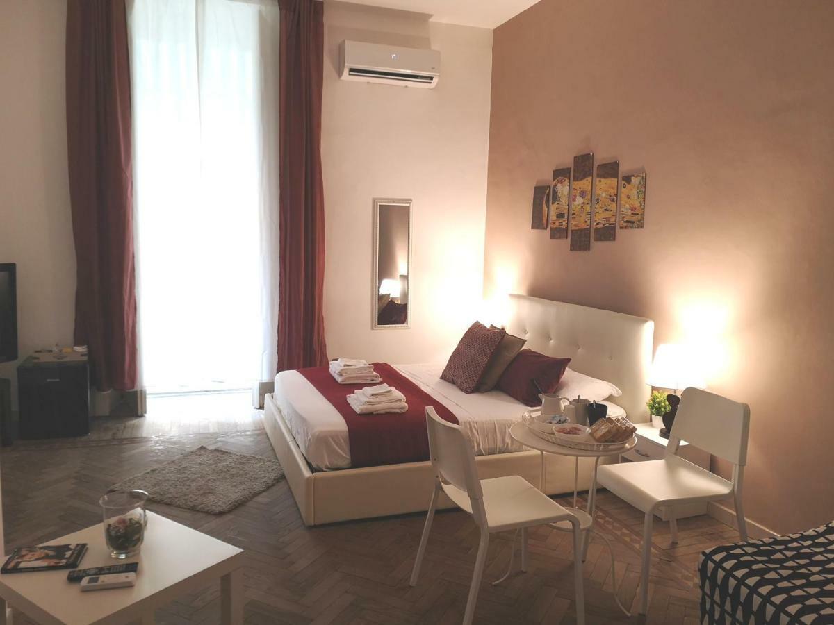 Domus Luigi Leone II Bed & Breakfast Napoli Eksteriør bilde